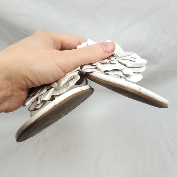 Brighton Astor White Leather Thong Flip Flops - Picture 4 of 6